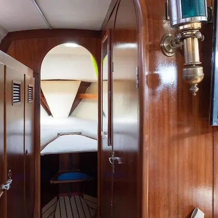 Botel Charming 38