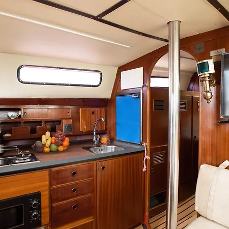 Botel Charming 38